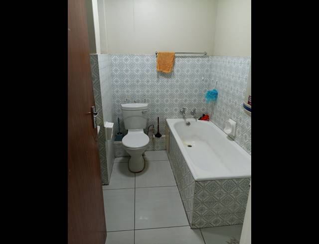 5 BEDROOM FLAT FOR SALE IN SUNNYSIDE